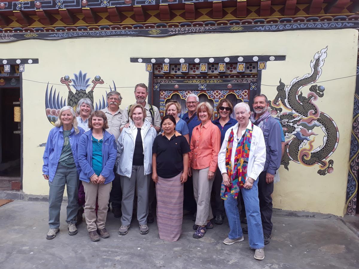 Chimi Lhakhang Village Homestay Пунакха Экстерьер фото